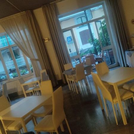 Hotel Caporal Минори Екстериор снимка