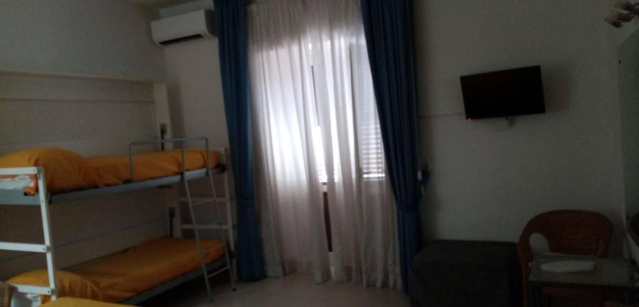 Hotel Caporal Минори Екстериор снимка
