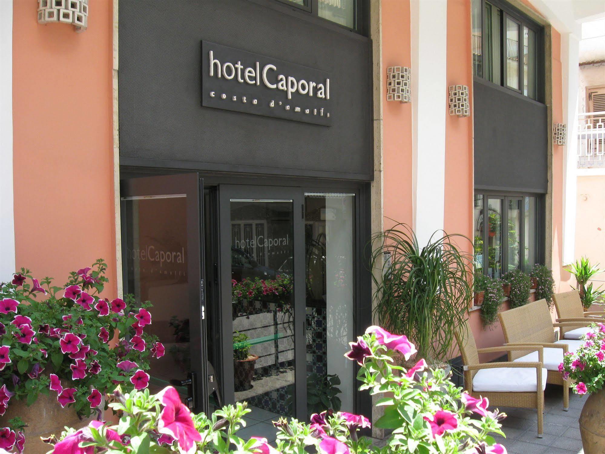 Hotel Caporal Минори Екстериор снимка